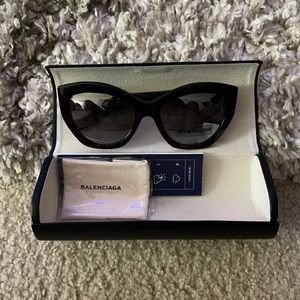 Balenciaga sunglasses: Brand new